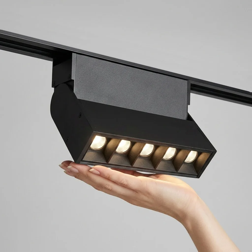adjustable magnetic track spot light