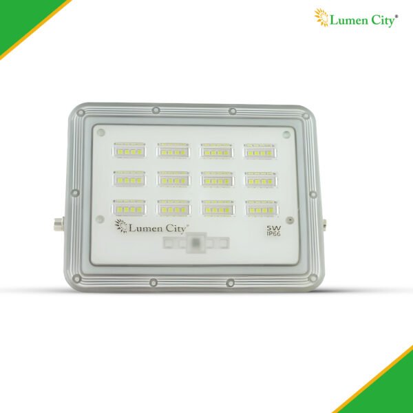 Solar Flood Light 5W | Remote Control | 4-6 Hr Backup - Image 7