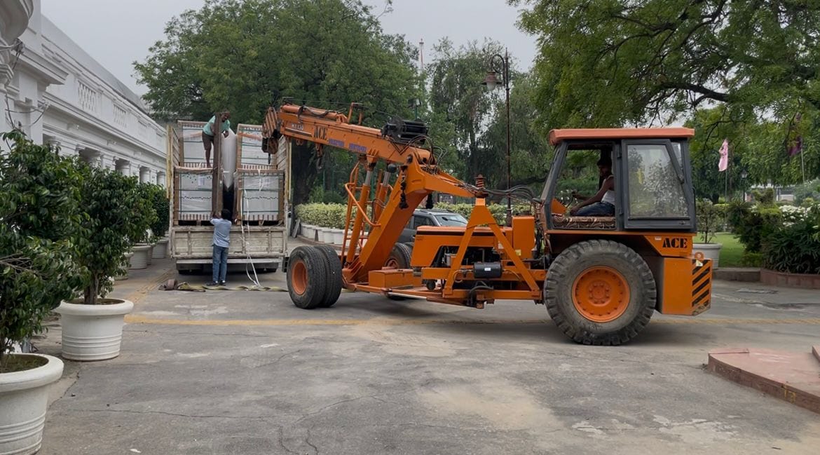 Unloading of Solar Panels