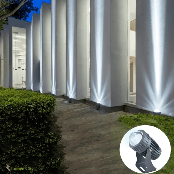 10W Facade Column Light – Cool White 7° Narrow Beam IP68 installed outdoors