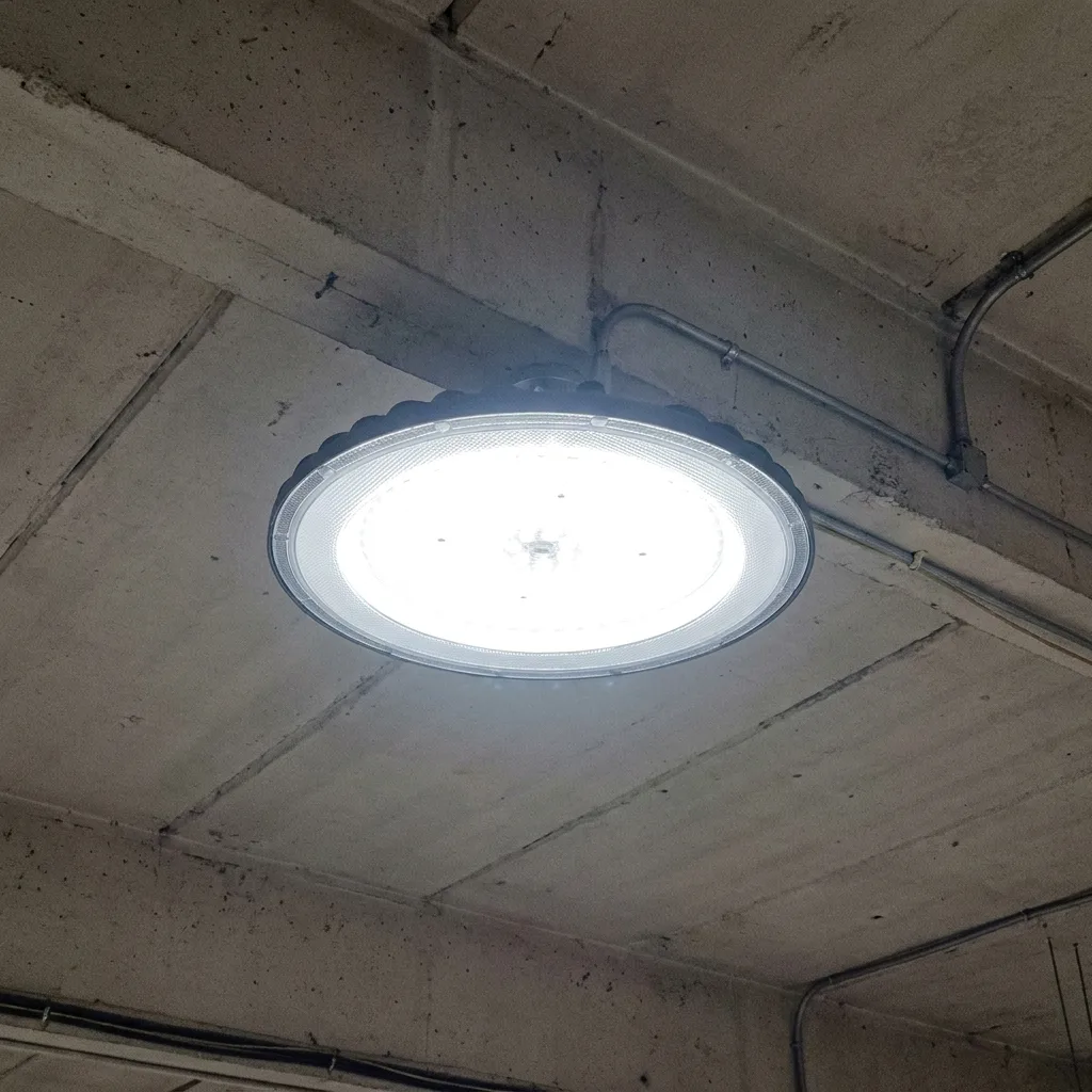 Warehouse supervisor review image